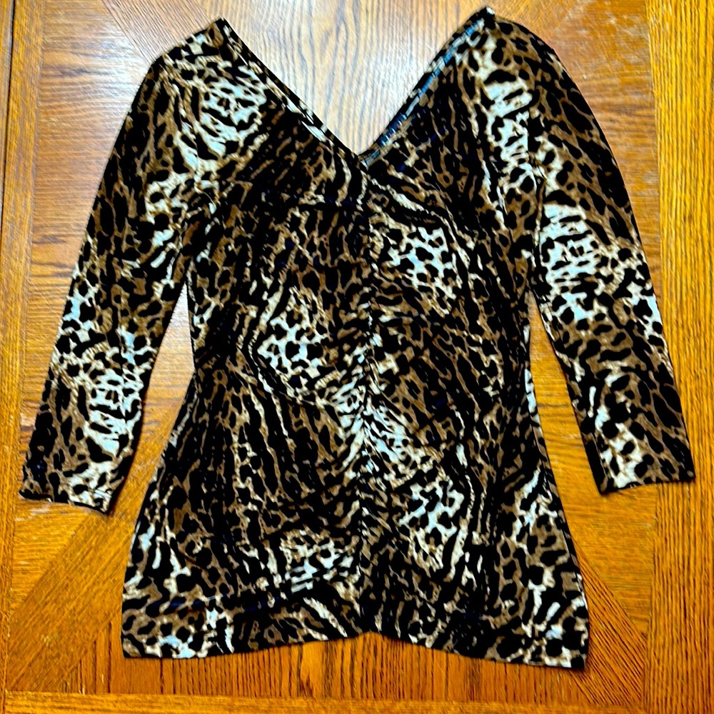 Hot Shot animal print v-neck blouse